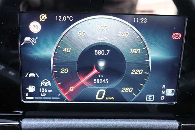 Mercedes-Benz GLA 200 d 4MATIC DCT*Standheizung*LED*NAVI*PDC