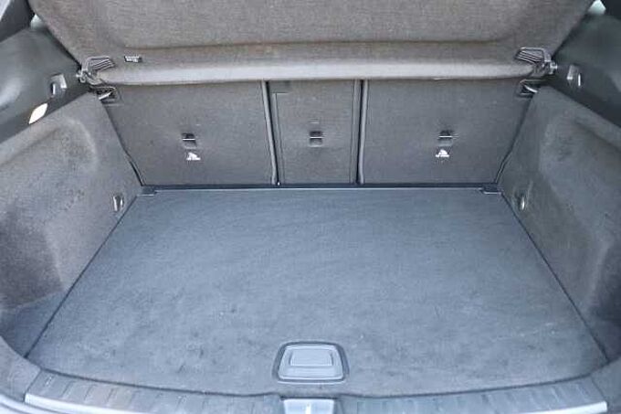 Mercedes-Benz GLA 200 d 4MATIC DCT*Standheizung*LED*NAVI*PDC