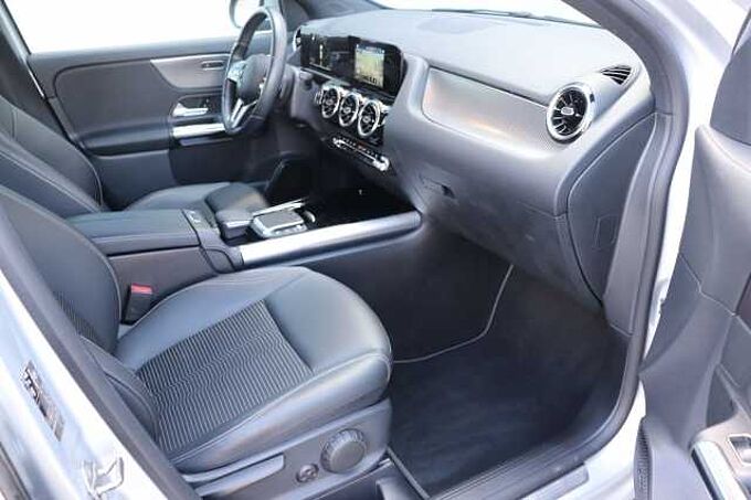 Mercedes-Benz GLA 200 d 4MATIC DCT*Standheizung*LED*NAVI*PDC