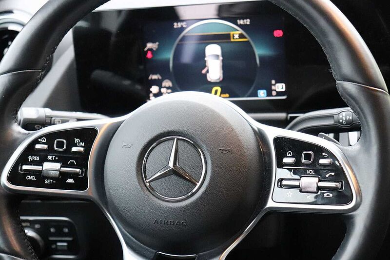 Mercedes-Benz GLA 200 d 4MATIC DCT*Standheizung*LED*NAVI*PDC