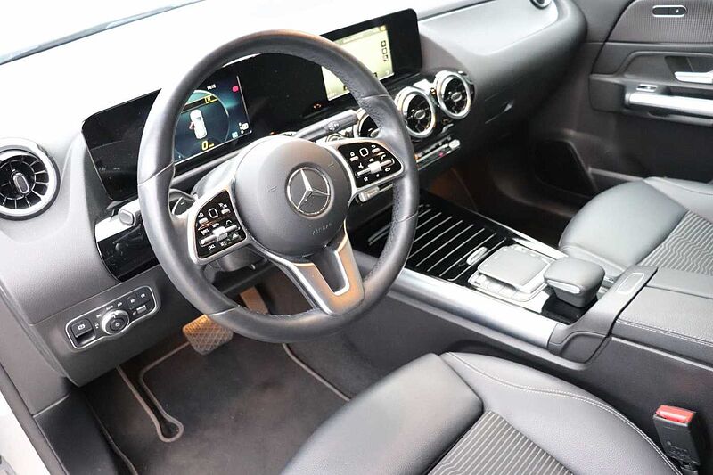 Mercedes-Benz GLA 200 d 4MATIC DCT*Standheizung*LED*NAVI*PDC