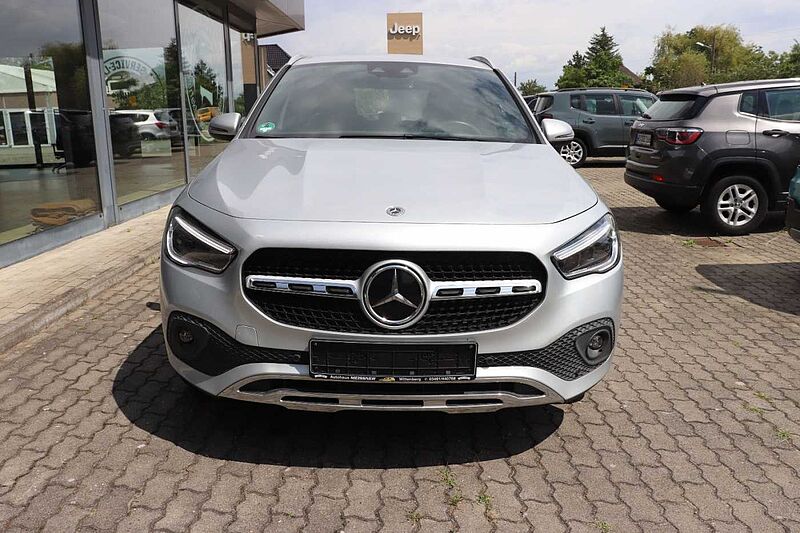 Mercedes-Benz GLA 200 d 4MATIC DCT*Standheizung*LED*NAVI*PDC