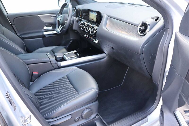 Mercedes-Benz GLA 200 d 4MATIC DCT*Standheizung*LED*NAVI*PDC