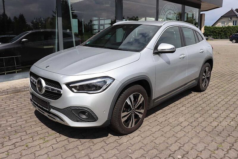 Mercedes-Benz GLA 200 d 4MATIC DCT*Standheizung*LED*NAVI*PDC