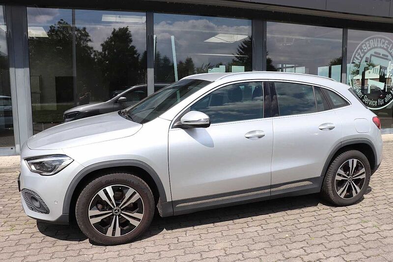 Mercedes-Benz GLA 200 d 4MATIC DCT*Standheizung*LED*NAVI*PDC