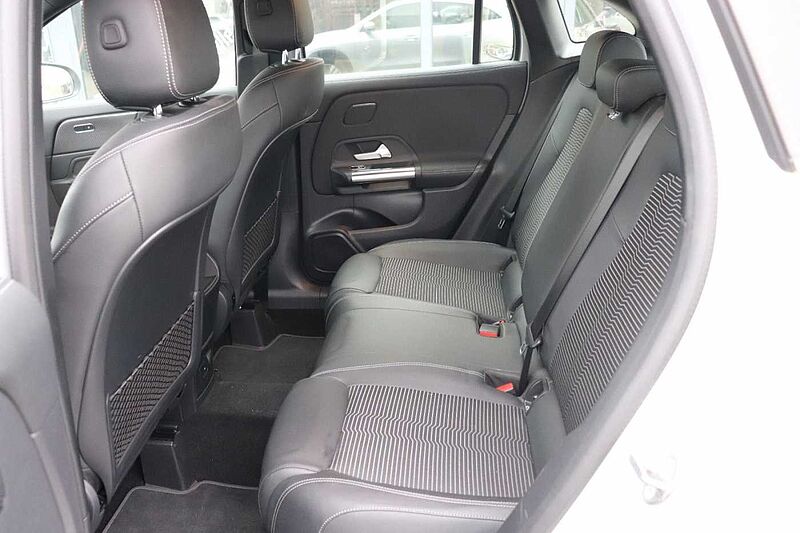 Mercedes-Benz GLA 200 d 4MATIC DCT*Standheizung*LED*NAVI*PDC