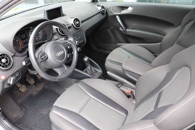 Audi A1 1.2 TFSI Ambition*Navi*PDC*Sitzheizung*