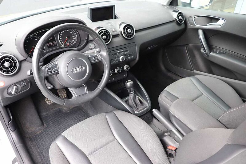 Audi A1 1.2 TFSI Ambition*Navi*PDC*Sitzheizung*