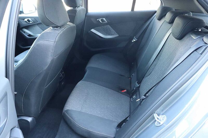 BMW 120 1 Limousine Steptronic*Kamera*SHZ*