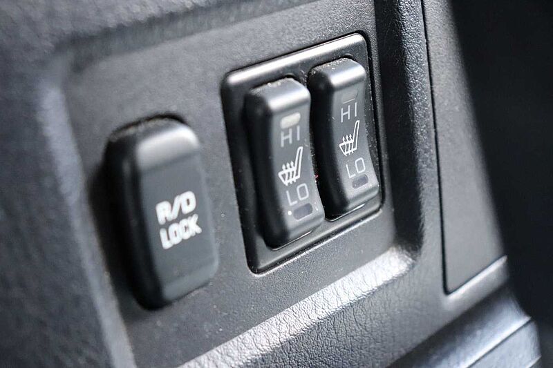 Mitsubishi Pajero 3,2 DI-D Intense Autom*scheckheftgepflegt